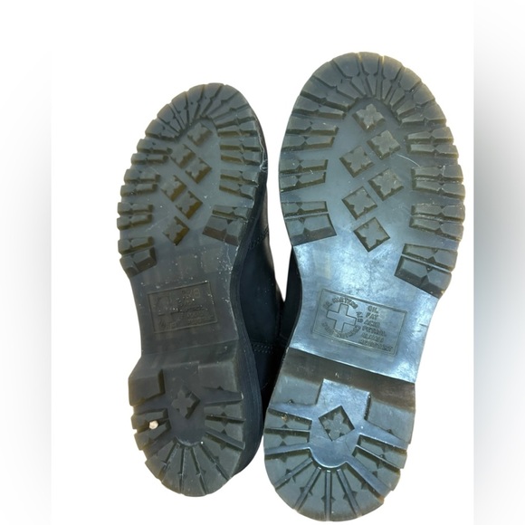 Dr. Martens 2976 Leonore Chelsea Fleece Lined Booties - Picture 4 of 7